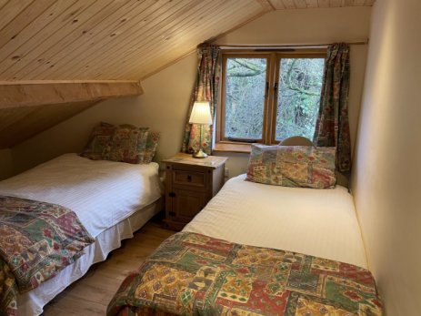 Selworthy Cottage twin bedroom